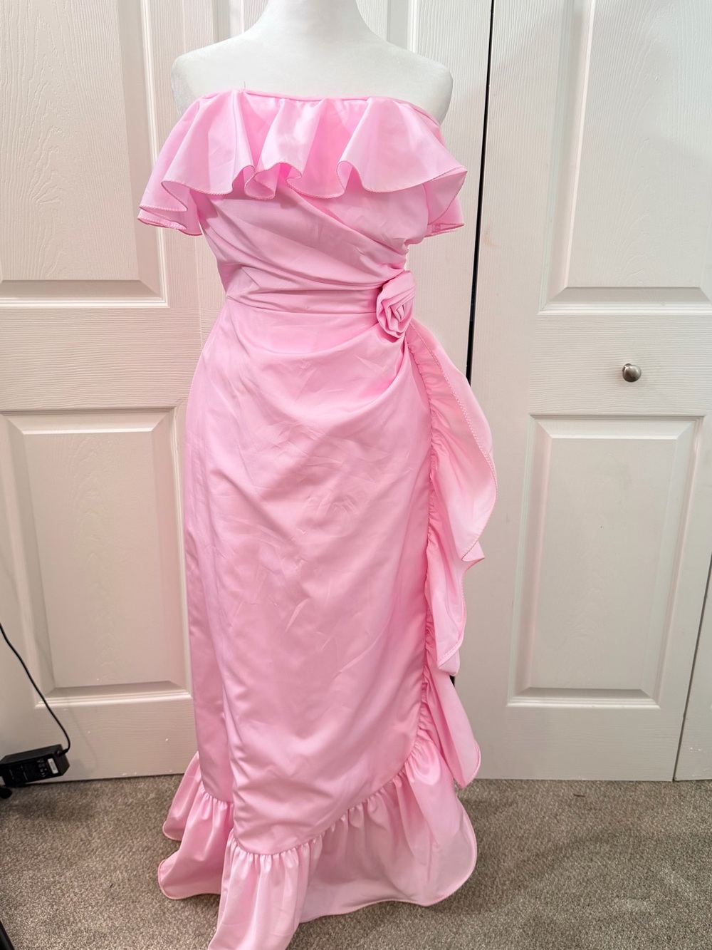 Vintage 1980’s Bubblegum  Pink Satin Ruffle Strapless Formal Prom Dress XS y2k
